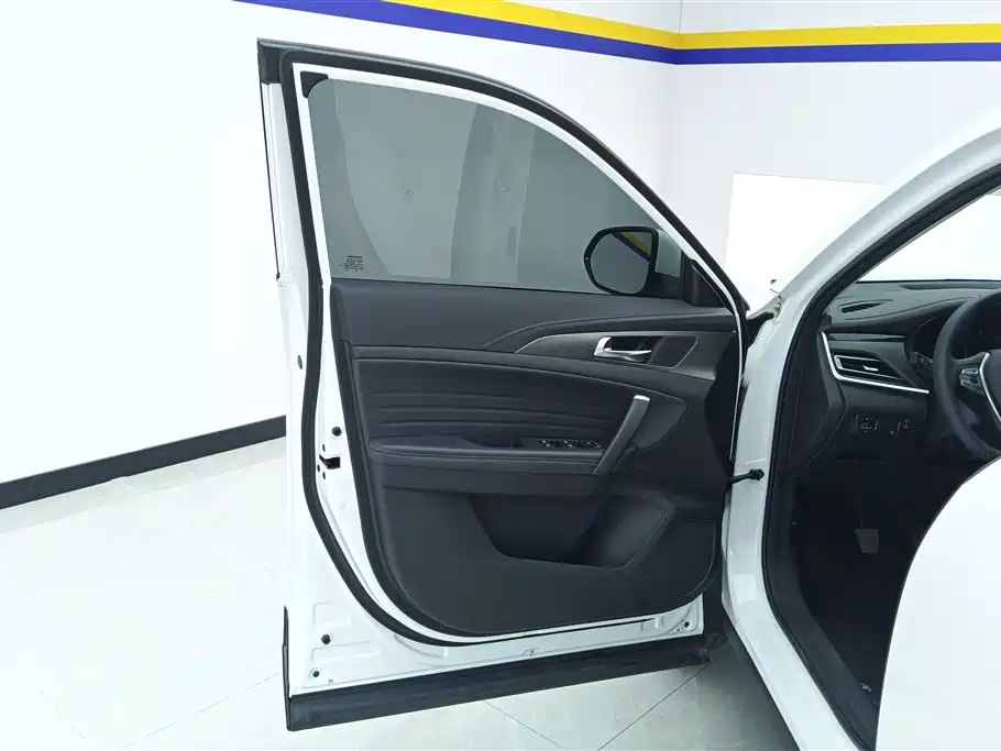 Changan CS35 PLUS 长安CS35 PLUS 2022款 1.6 L 手动豪华版