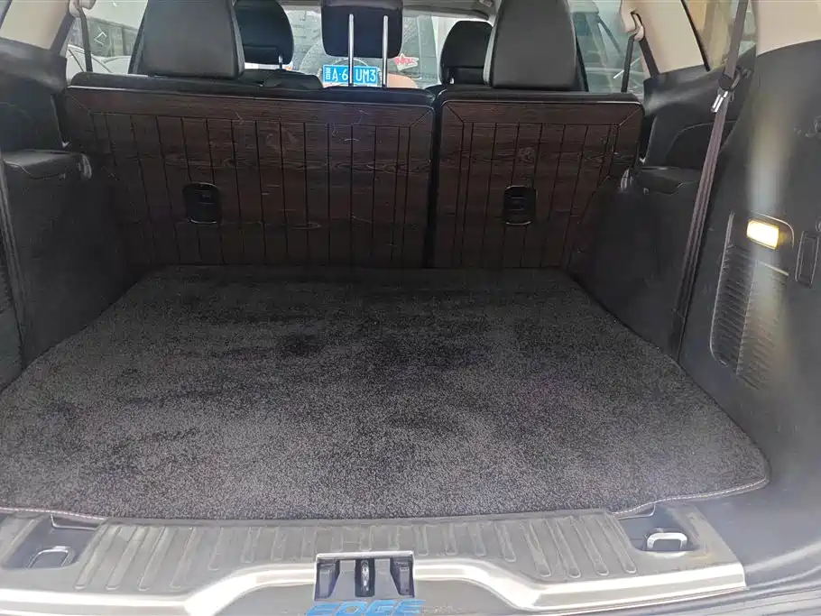 Edge EcoBoost 245 2 WD Grand Sharp 7-seat