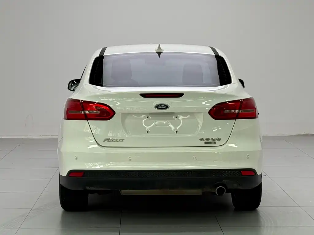 Focus Sedan EcoBoost 180 Auto Elite