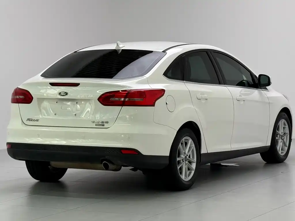 Focus Sedan EcoBoost 180 Auto Elite