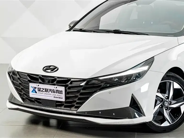 Hyundai Elantra 1.5 L CVT TOP Flagship