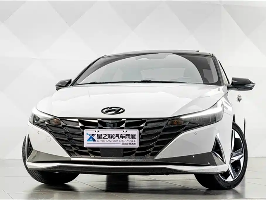 Elantra 1.5 L CVT TOP Flagship