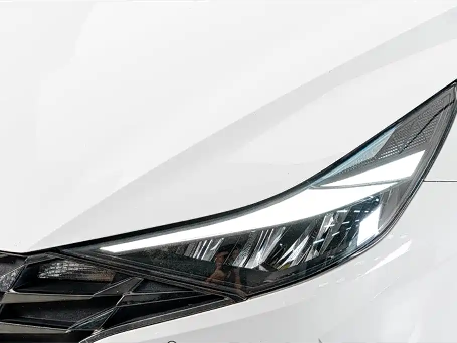 Elantra 1.5 L CVT TOP Flagship
