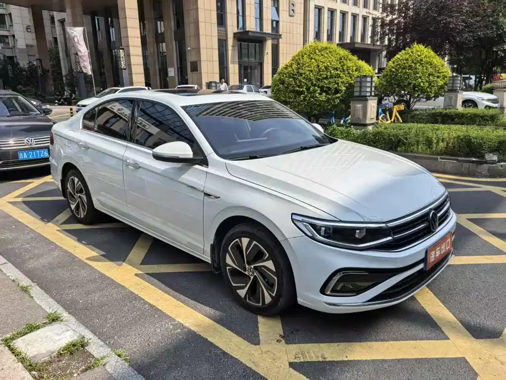 Bora 280 TSI DSG Supreme Travel