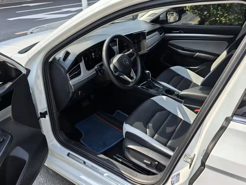 Bora 280 TSI DSG Supreme Travel