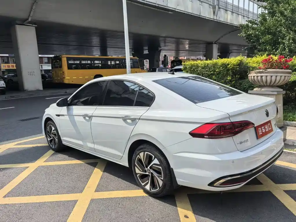 Bora 280 TSI DSG Supreme Travel