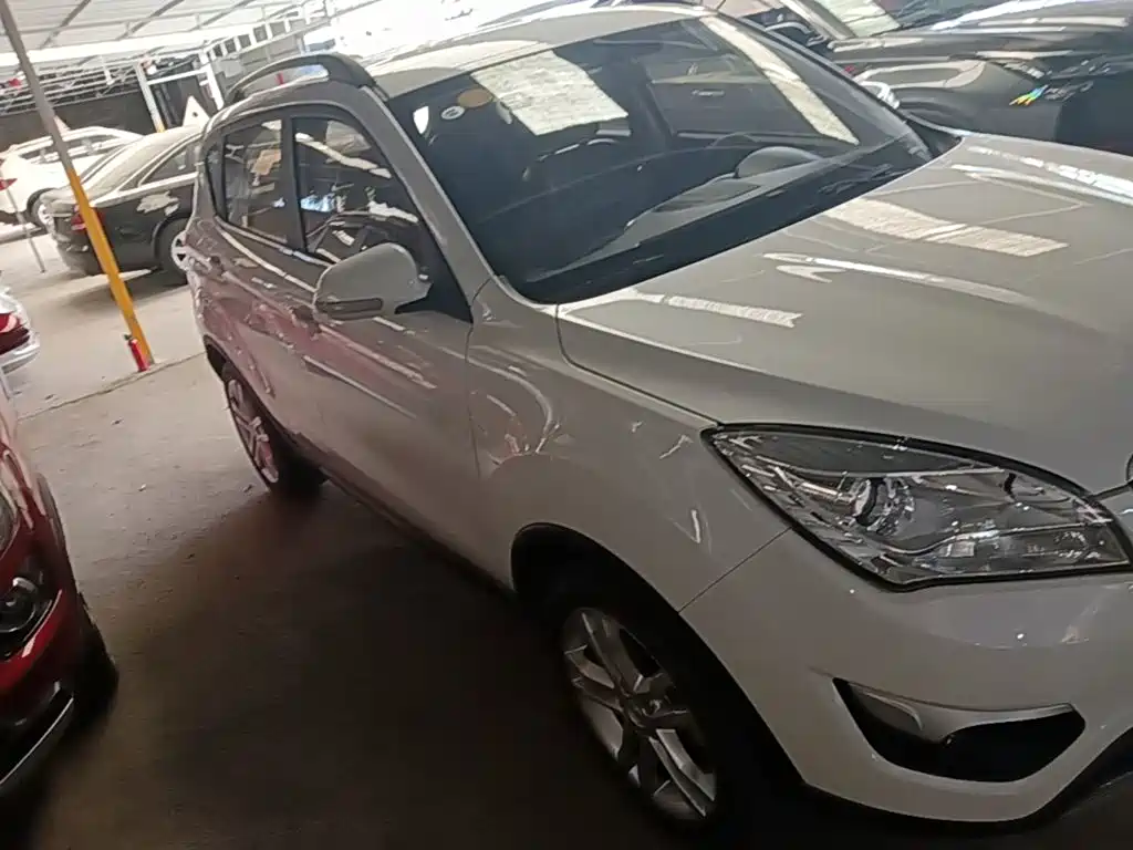 Changan CS35 1.6 L Auto Luxury CN-IV