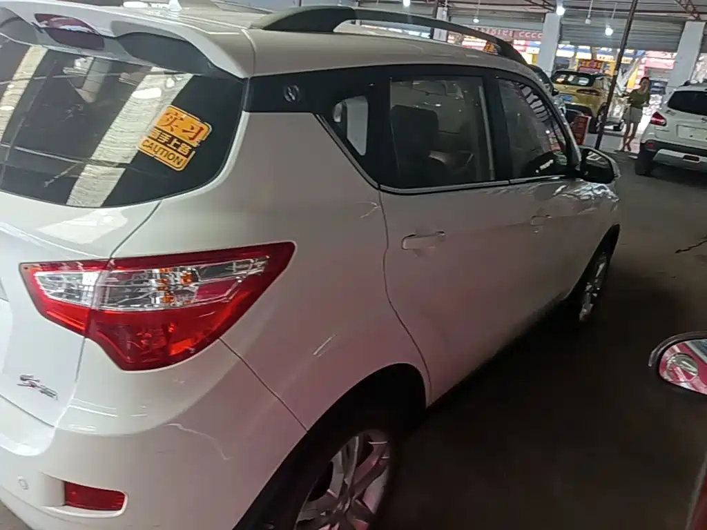 Changan CS35 1.6 L Auto Luxury CN-IV