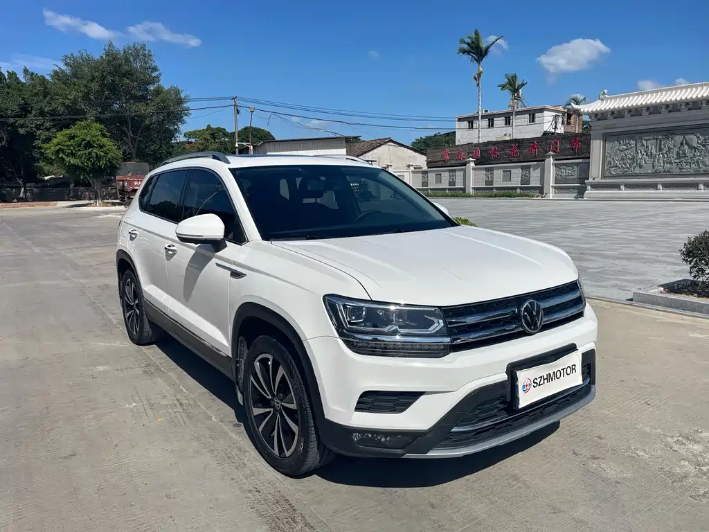 Tharu 330 TSI 4 WD Luxury