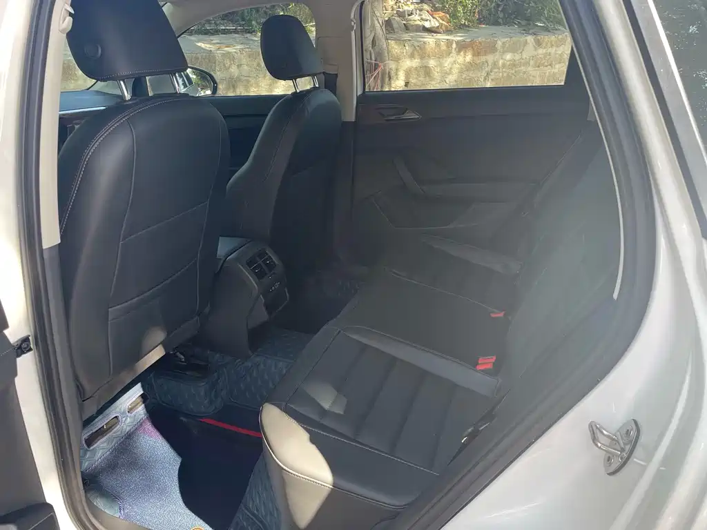 Tharu 330 TSI 4 WD Luxury
