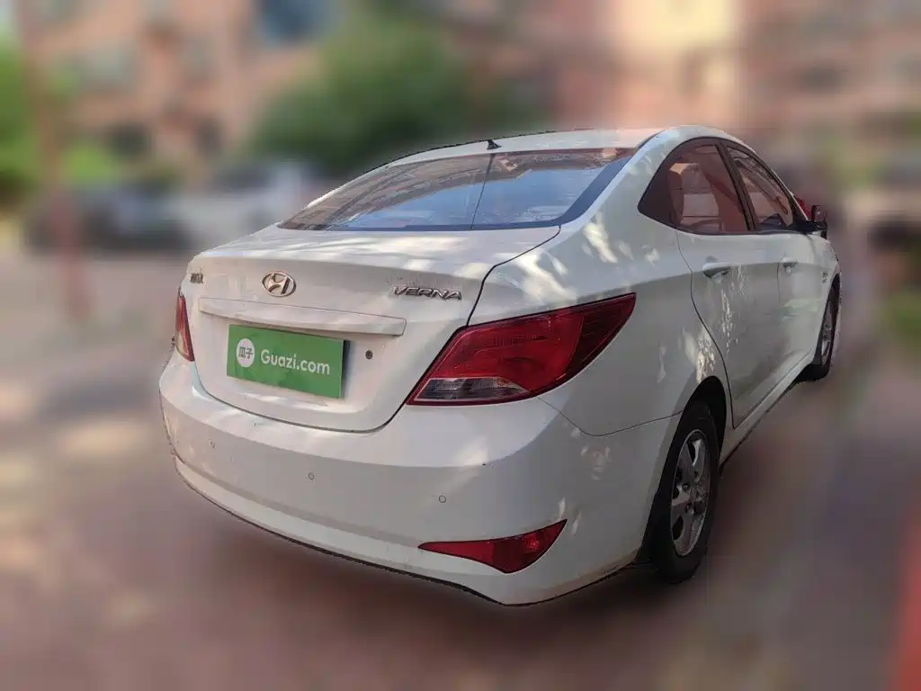 Accent 1.4 L Auto Intelligent GLS