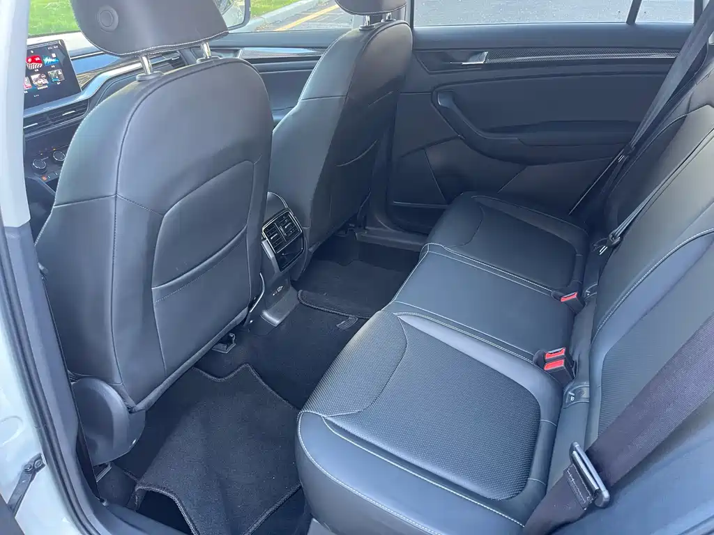 Kodiaq TSI330 5-seat 2 WD Strength