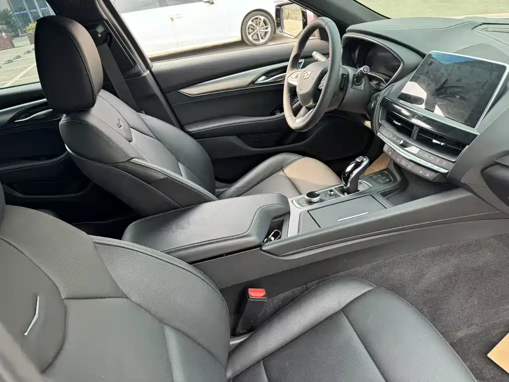 Cadillac CT5 28 T Style