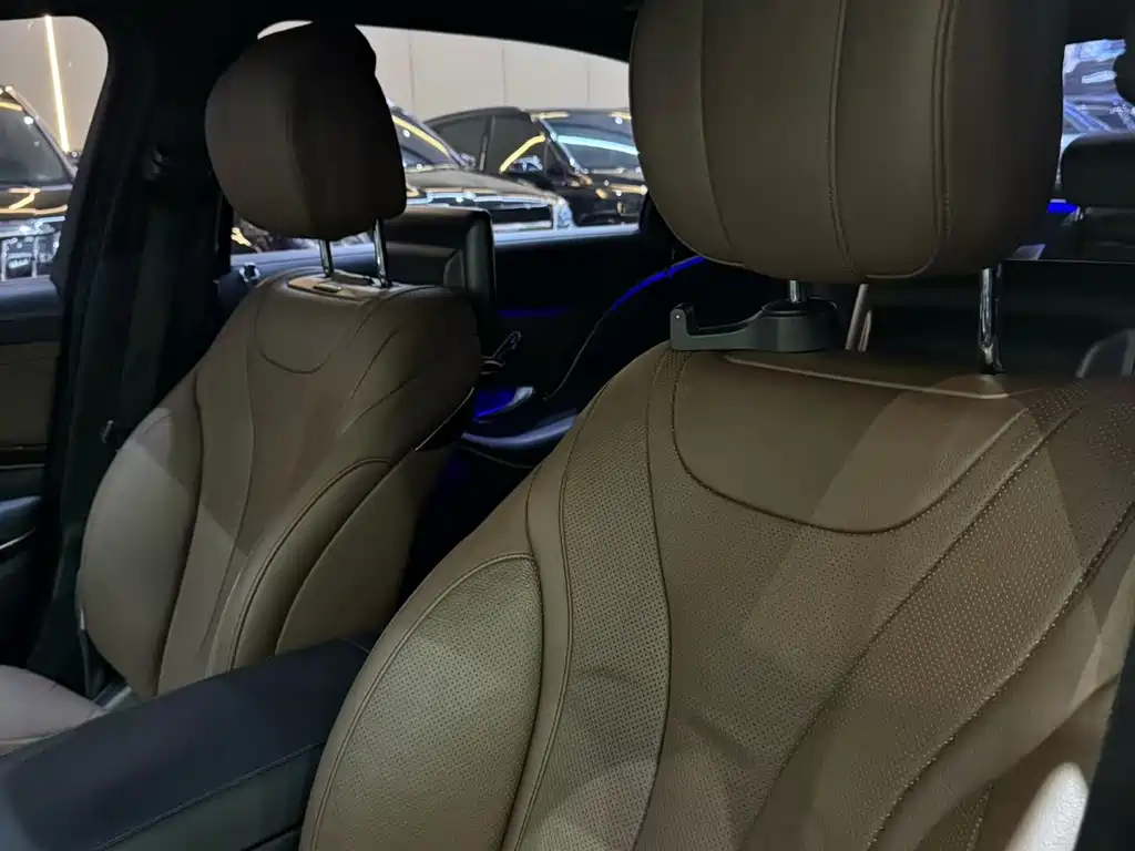 Maybach S-Class S 400 4 MATIC
