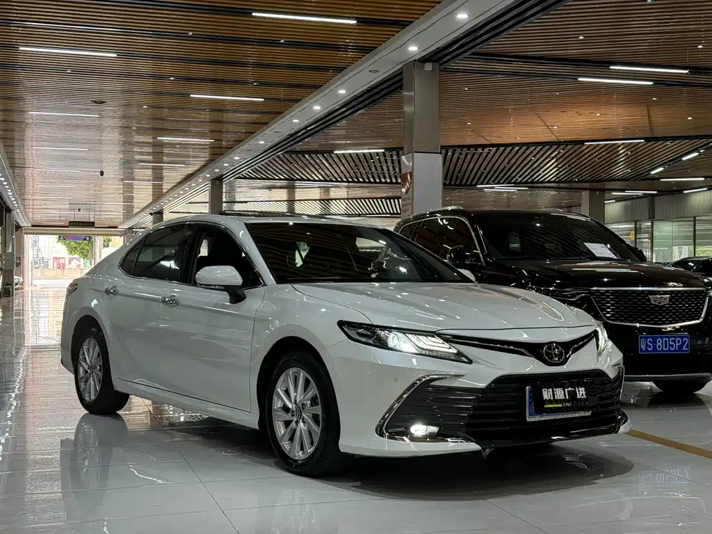 Camry 2.0 G Luxury