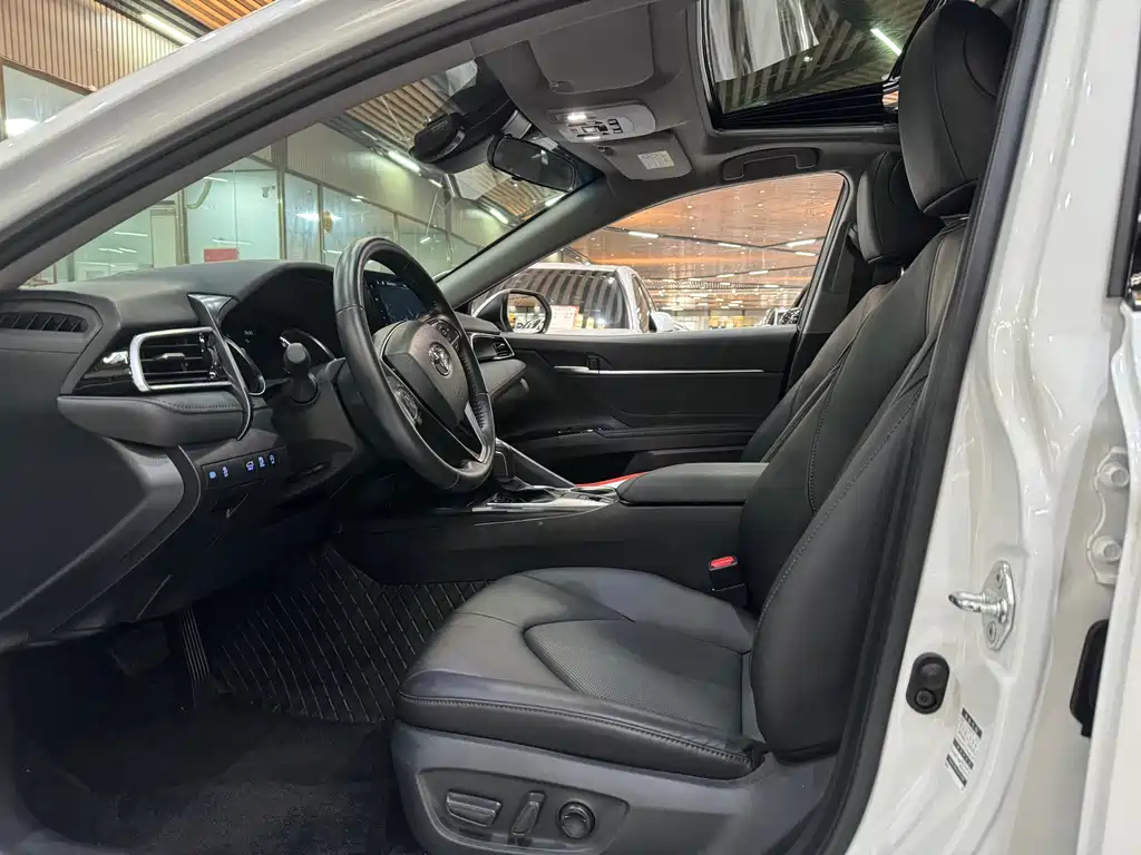 Camry 2.0 G Luxury