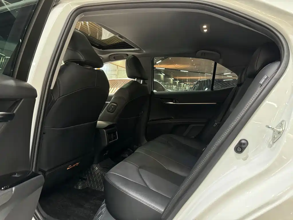 Camry 2.0 G Luxury