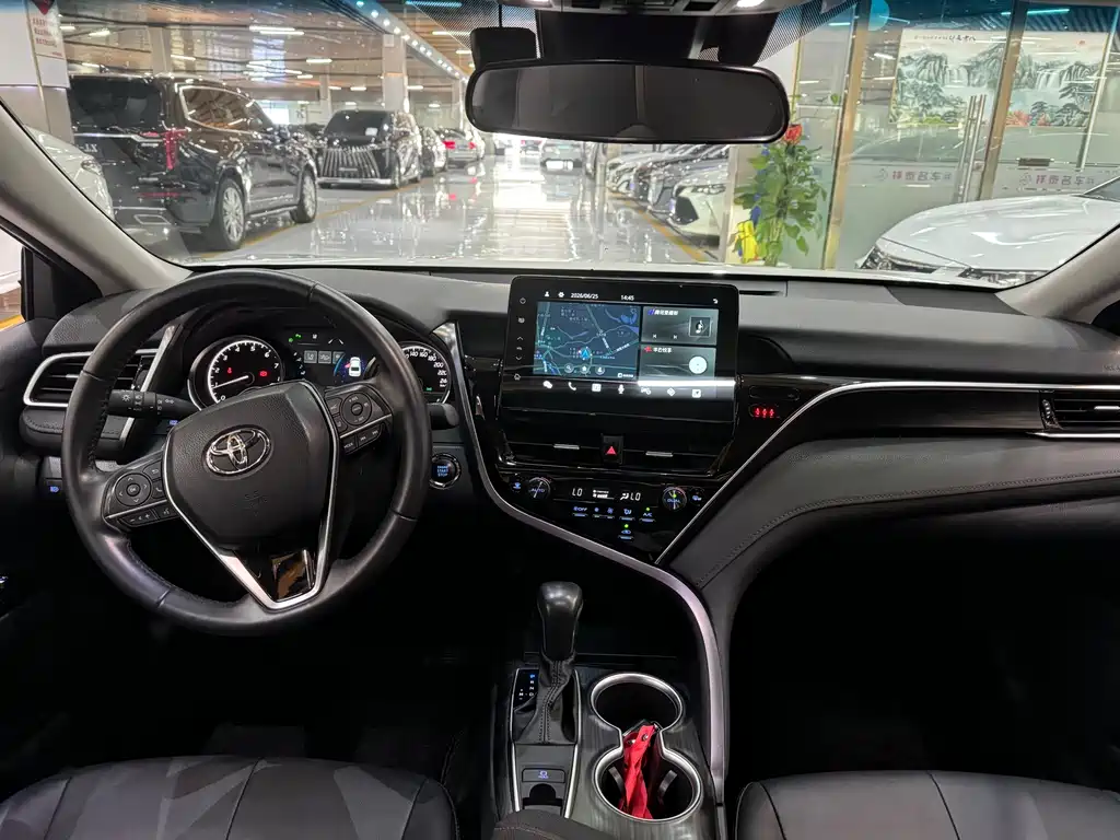 Camry 2.0 G Luxury