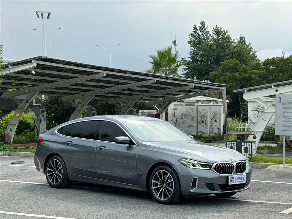 BMW 6 Series GT 630 i Luxury Design Package