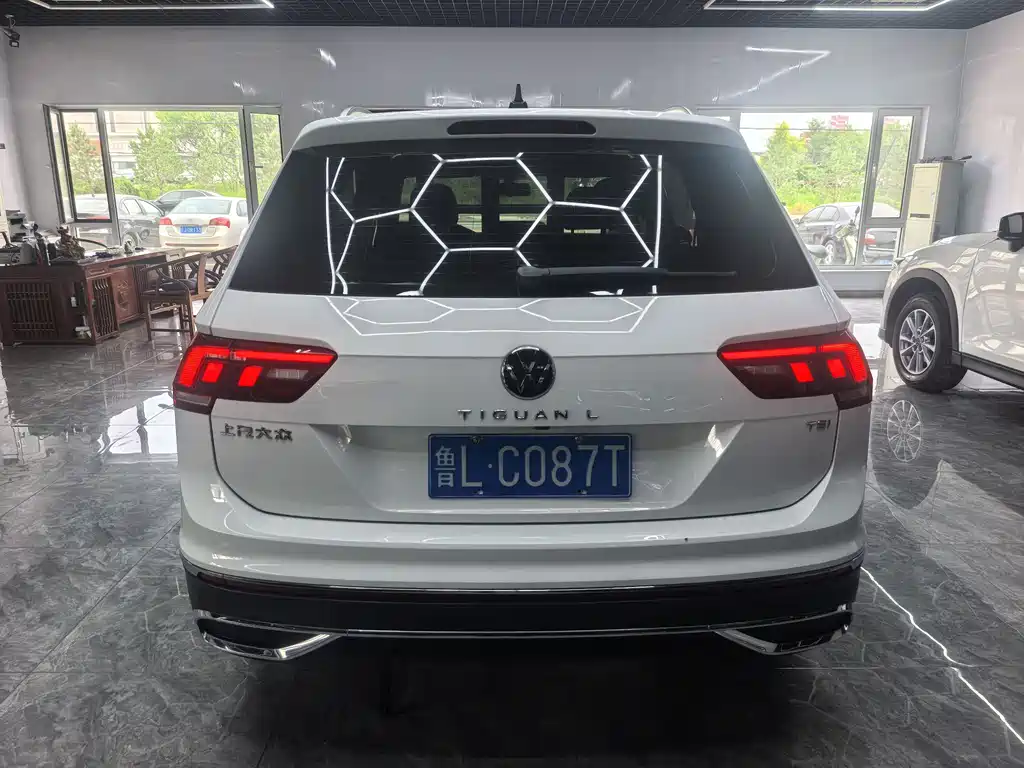 Tiguan L 280 TSI Auto 2 WD Trend Creative Limited