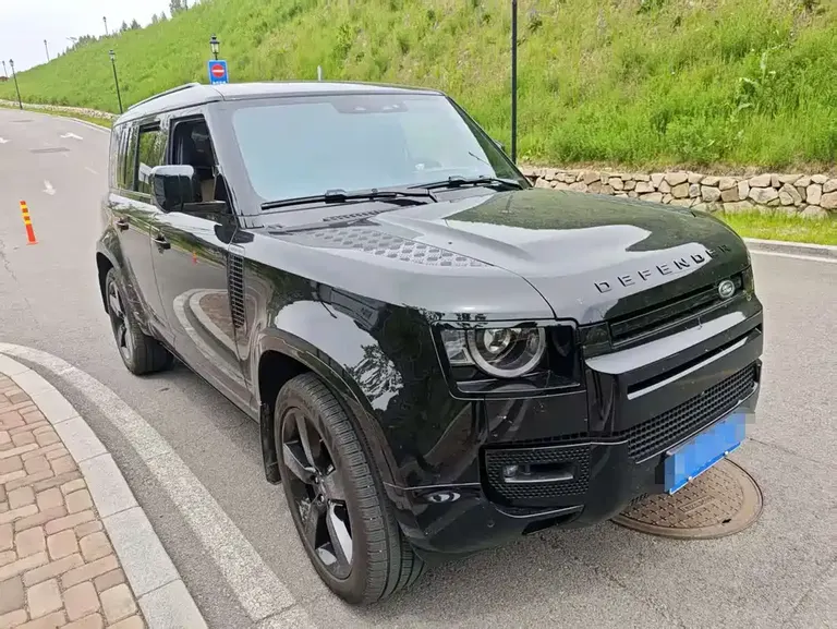Land Rover Defender 110 3.0 T P400 X-Dynamic HSE