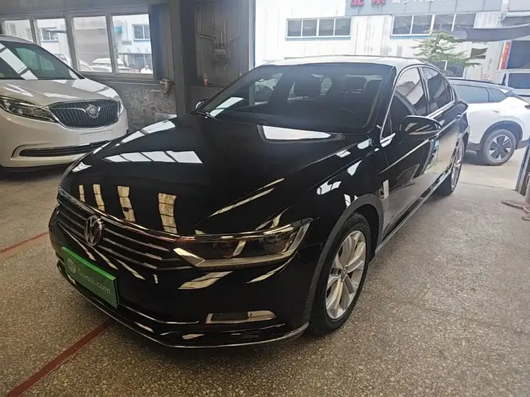 Volkswagen Magotan 330 TSI DSG Luxury CN-V