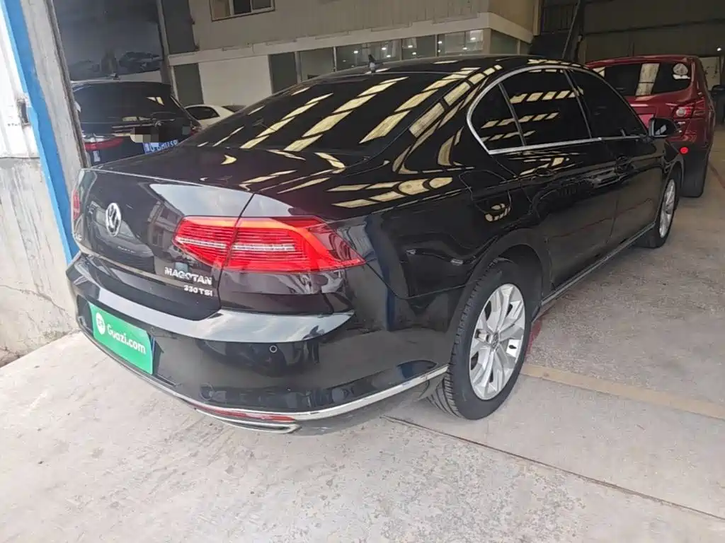 Magotan 330 TSI DSG Luxury CN-V