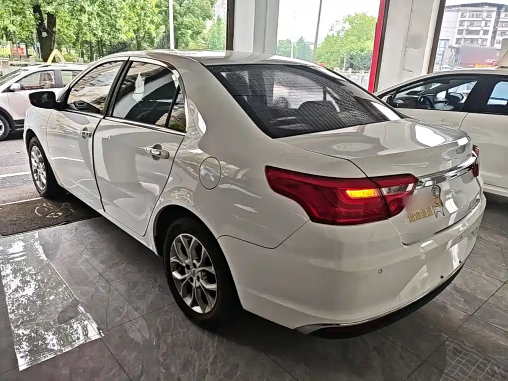 Vision 1.5 L Auto Happy