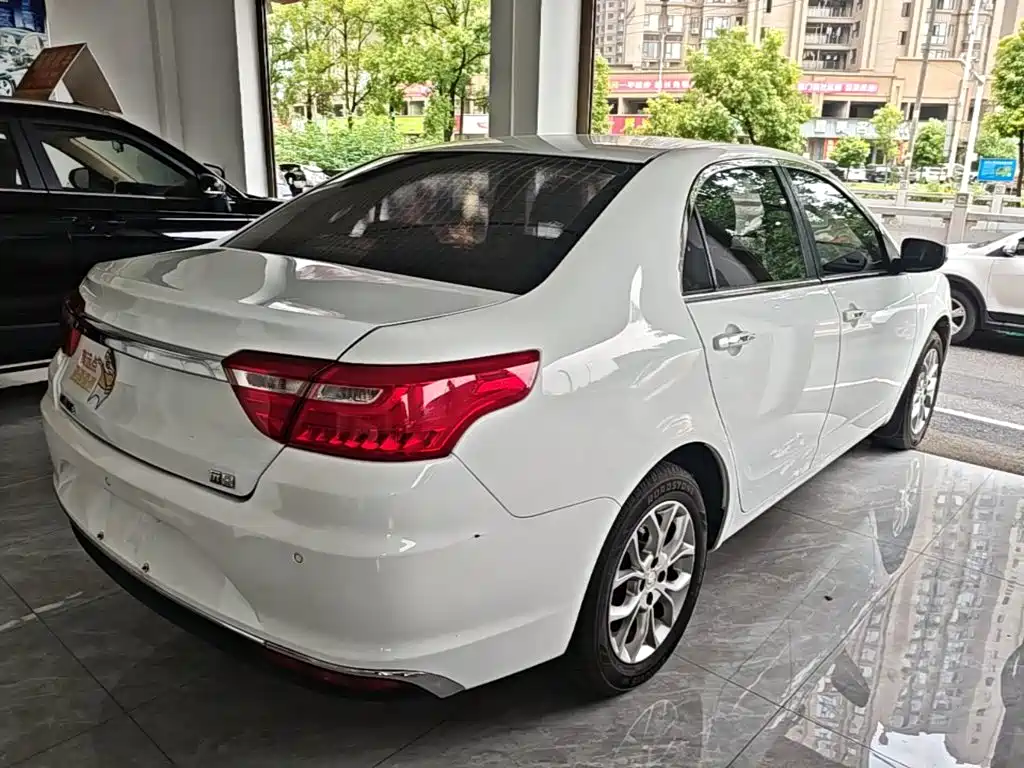 Vision 1.5 L Auto Happy