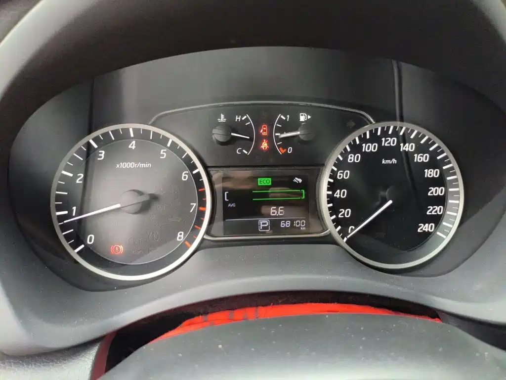 Sylphy 1.6 XV CVT Connected Premium CN-VI