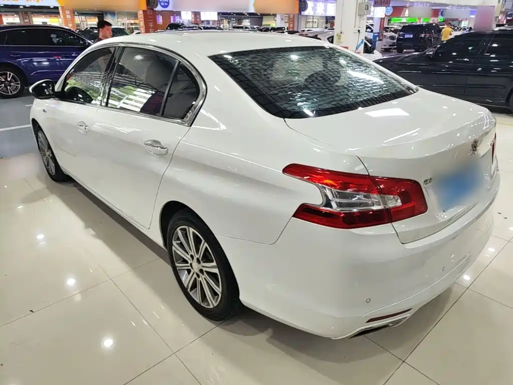 Peugeot 408 1.6 T Auto Luxury