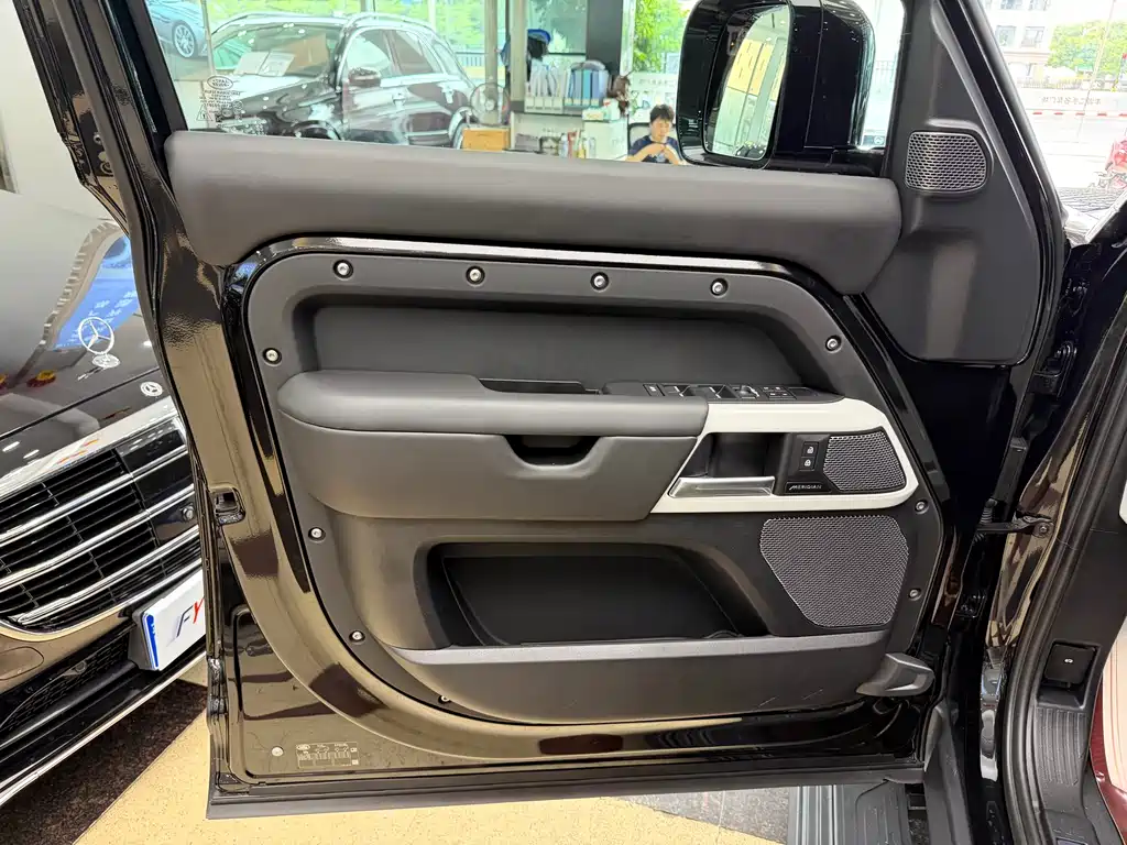 Land Rover Defender 110 3.0 T P400 X-DYNAMIC HSE
