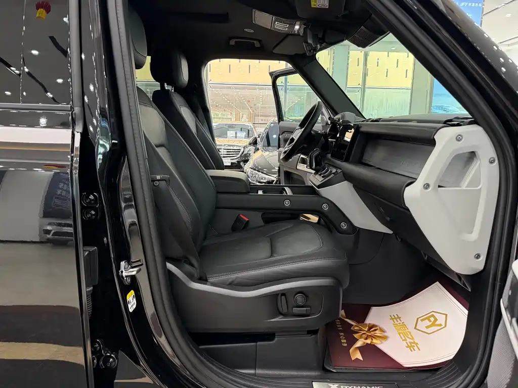 Land Rover Defender 110 3.0 T P400 X-DYNAMIC HSE