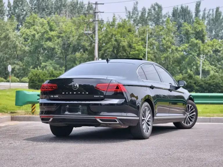 Volkswagen Magotan 330 TSI DSG Luxury