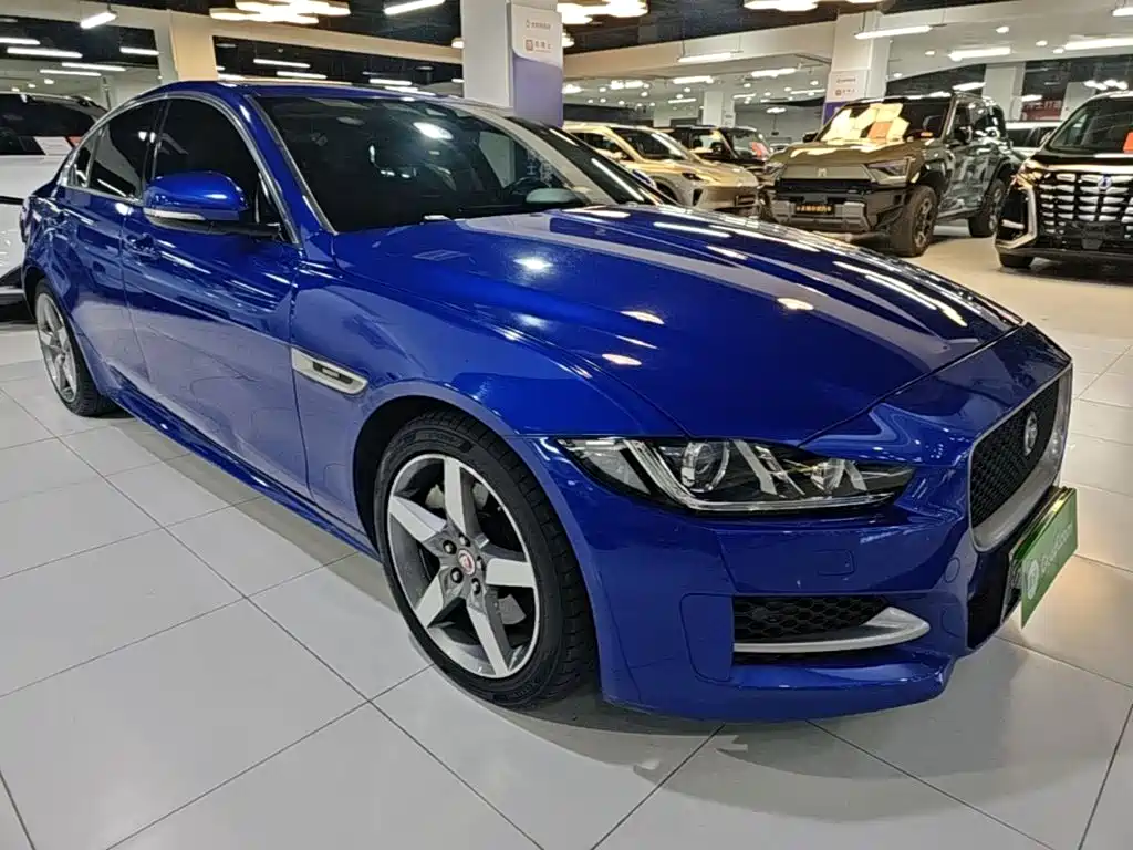 Jaguar XE 捷豹XE 2018款 2.0 T 250 PS 两驱R-Sport运动版