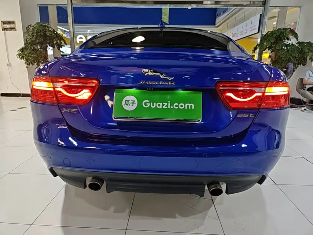 Jaguar XE 捷豹XE 2018款 2.0 T 250 PS 两驱R-Sport运动版