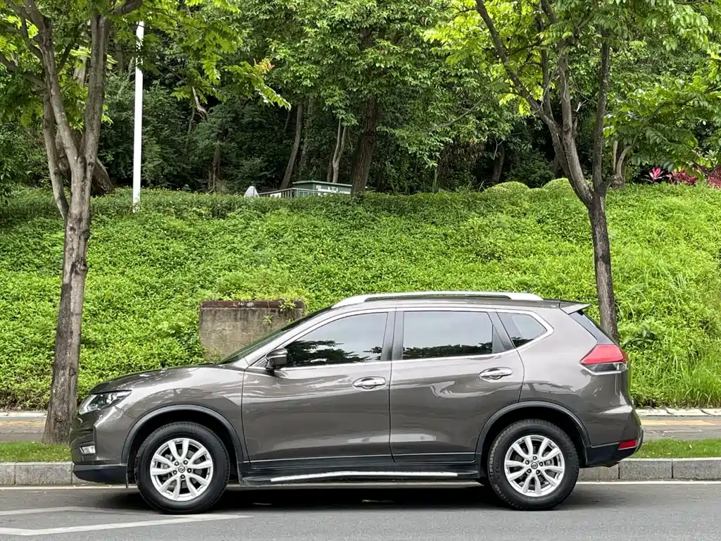 X-Trail 2.0 L CVT Connected Comfort 2 WD