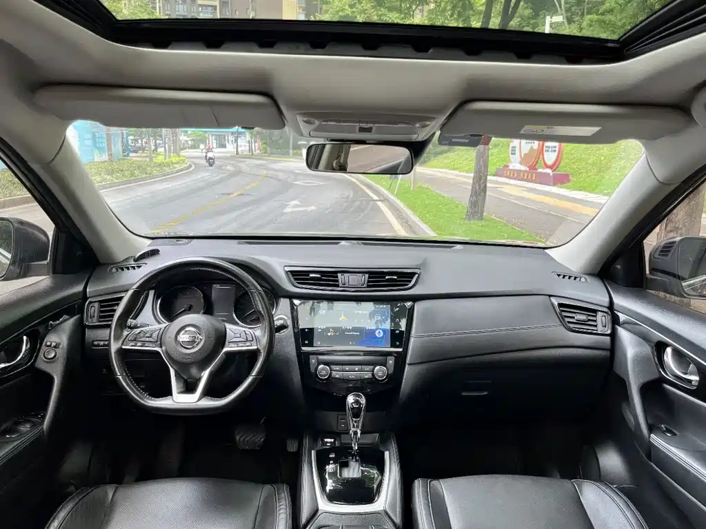 X-Trail 2.0 L CVT Connected Comfort 2 WD