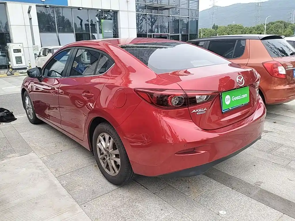 Mazda 3 Axela Sedan 1.5 L Auto Luxury CN-V