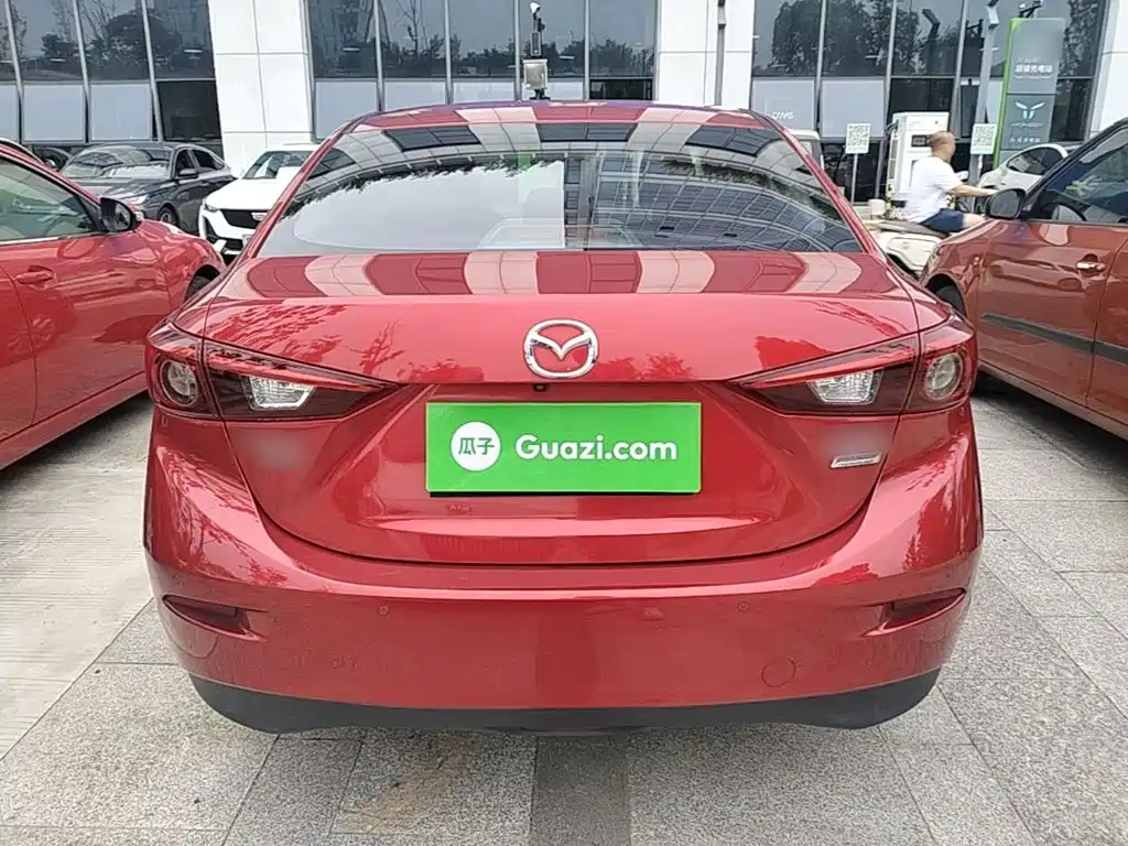 Mazda 3 Axela Sedan 1.5 L Auto Luxury CN-V