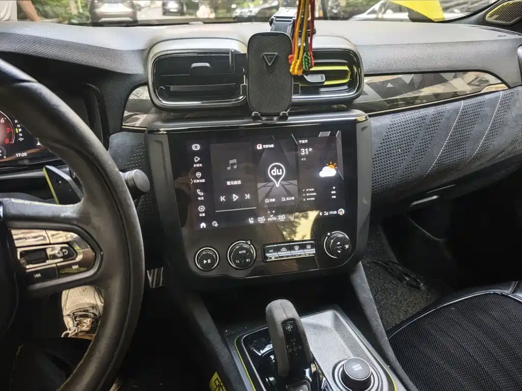 Lynk & Co 03 03+ 2.0 TD Auto Wind Control