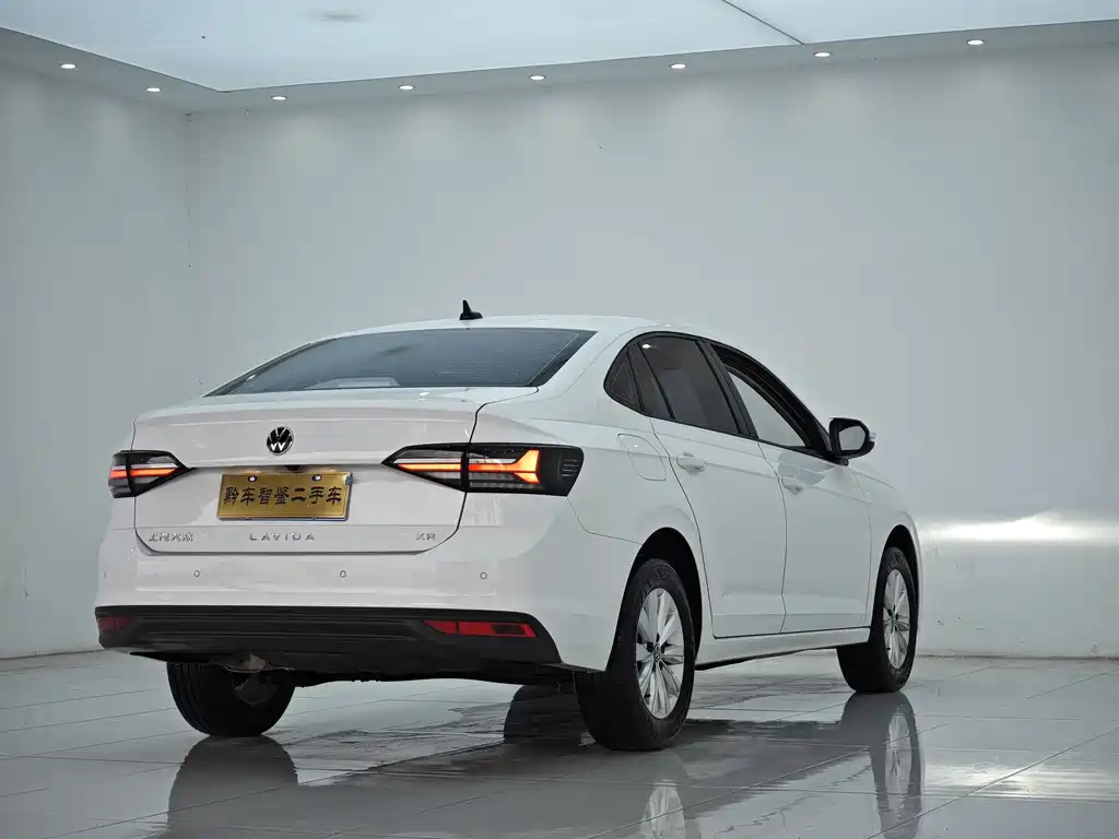 Lavida New Sharp 1.5 L Auto New Comfort