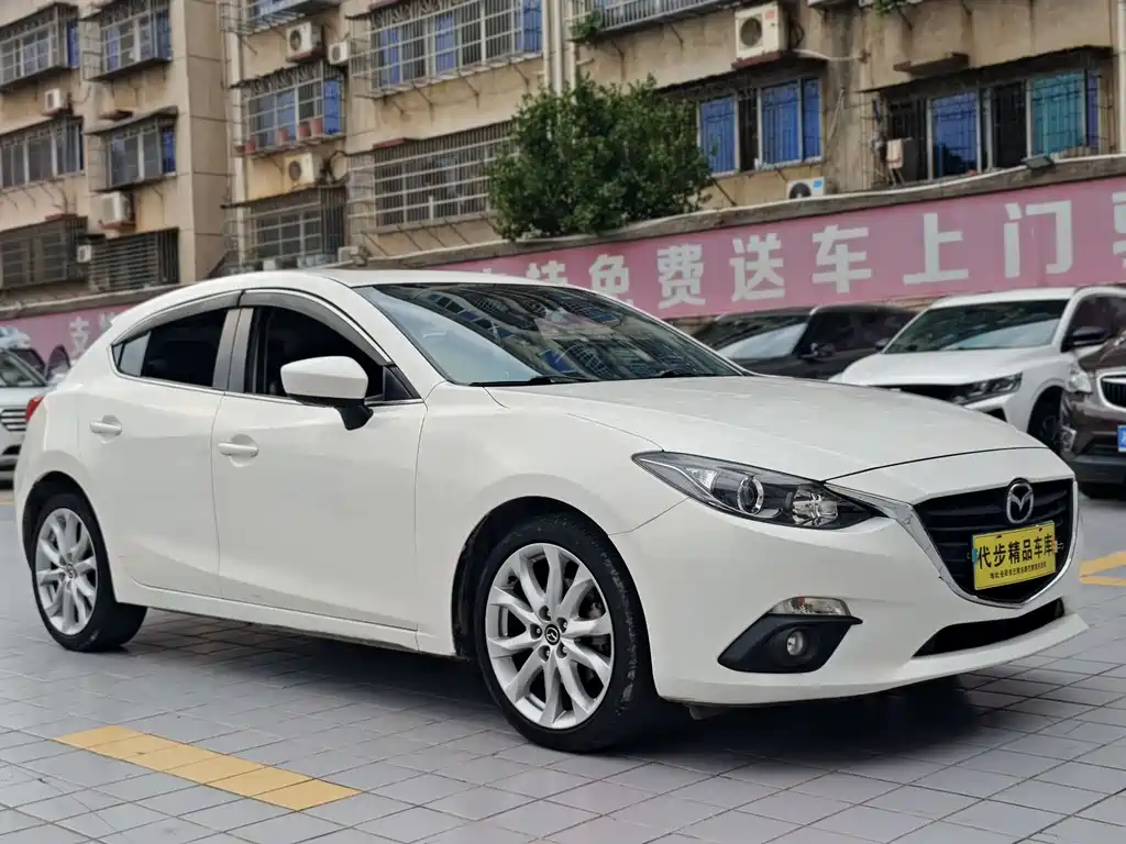 Mazda 3 Axela Hatchback 2.0 L Auto Sport