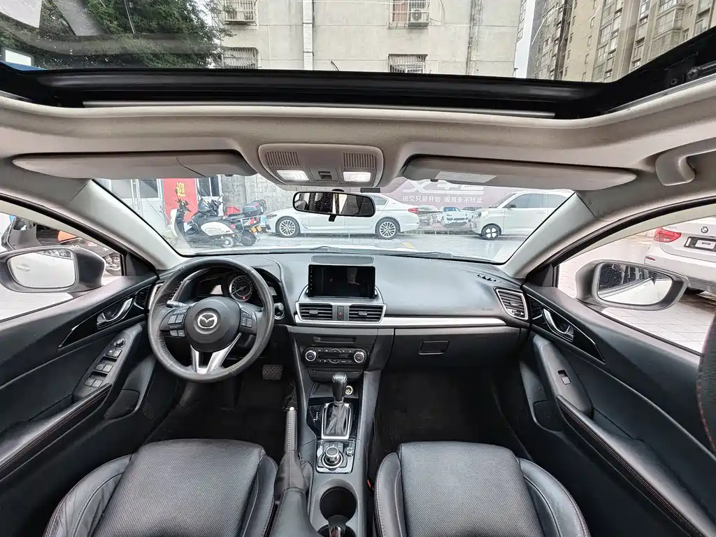 Mazda 3 Axela Hatchback 2.0 L Auto Sport