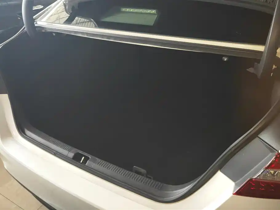 Camry 2.0 G Luxury CN-VI