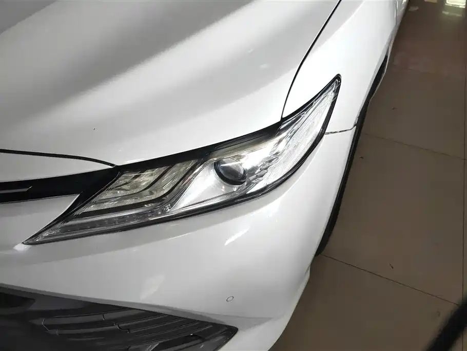 Camry 2.0 G Luxury CN-VI