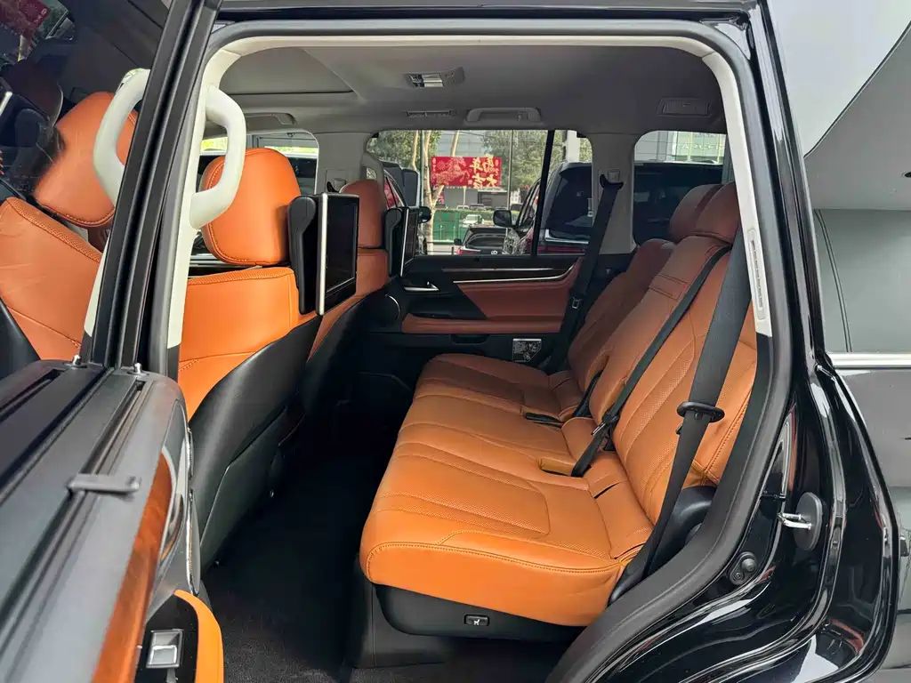 Lexus LX 570 Dynamic Luxury