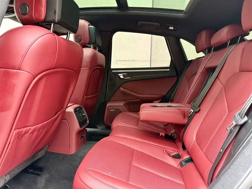 Macan Macan 2.0 T