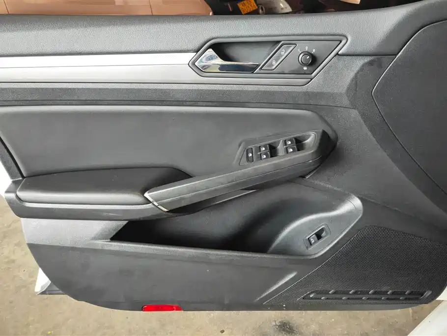 Lamando 280 TSI DSG Comfort