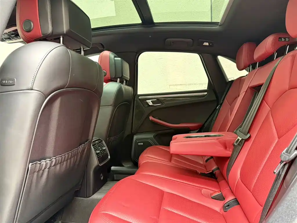 Macan Macan 2.0 T